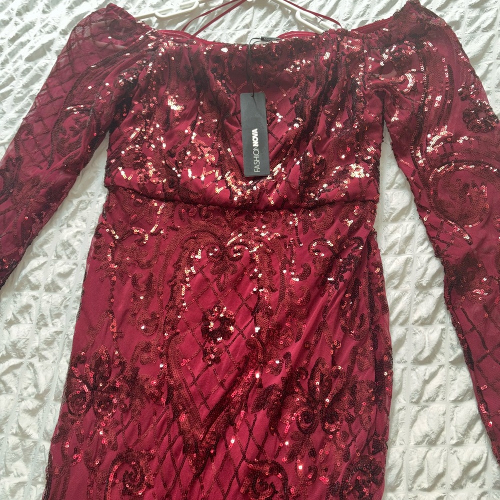 Brand new fashion nova dress beautiful for prom or any other occasion.